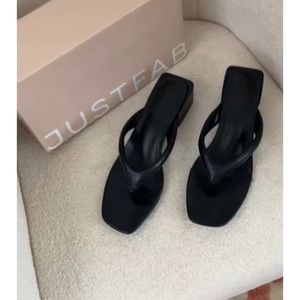 NIB JustFab Aya Black Block Heeled Mule Sandal Flip Flop | Vegan Leather